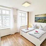 Urlaubsmagie - Honigfels - Garten, Sauna & Pool Apartment Sebnitz